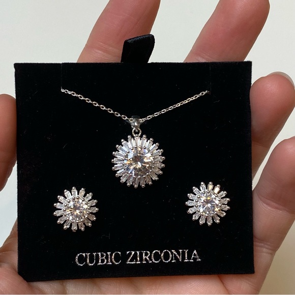 Silver plated CZ starburst necklace & earring set - Picture 3 of 4